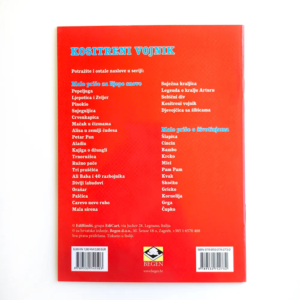 Mini Slikovnica – Kositreni Vojnik Back cover of a book with text and a logo on a red background